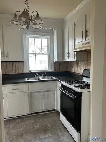 2201 Pickett St, Hopewell, VA 23860