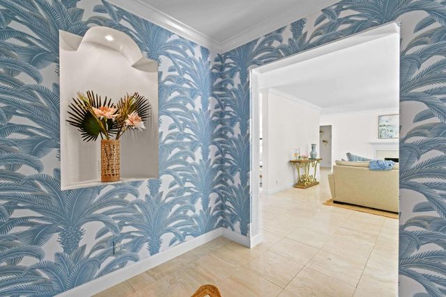 117 Via Vizcaya, Palm Beach, FL 33480