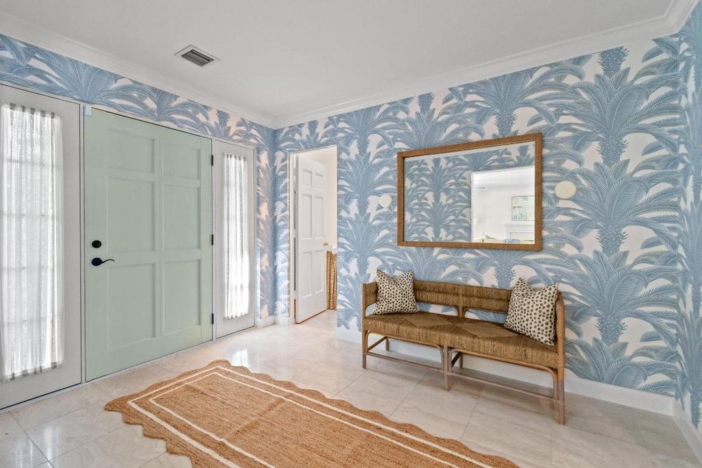 117 Via Vizcaya, Palm Beach, FL 33480