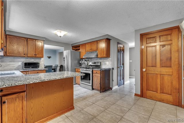 81 Jessica Lane, Cheektowaga, NY 14043