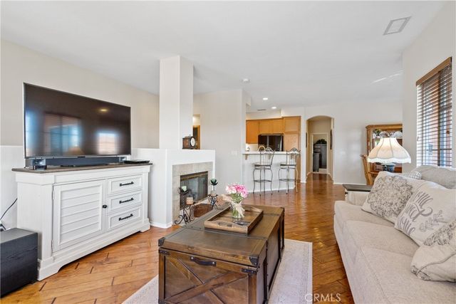 28003 Dickason, Valencia, CA 91354