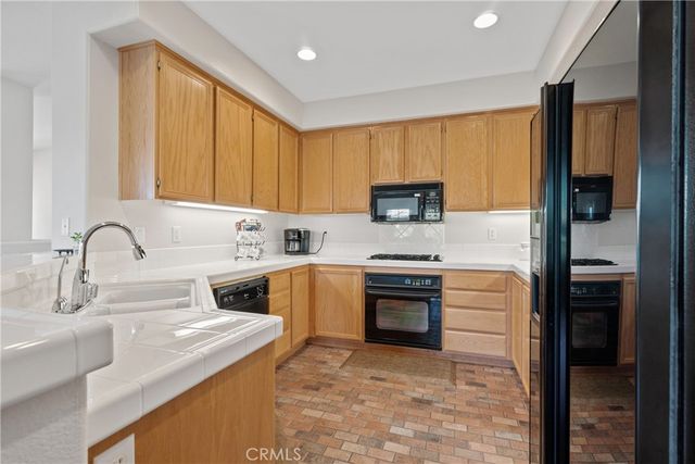 28003 Dickason, Valencia, CA 91354