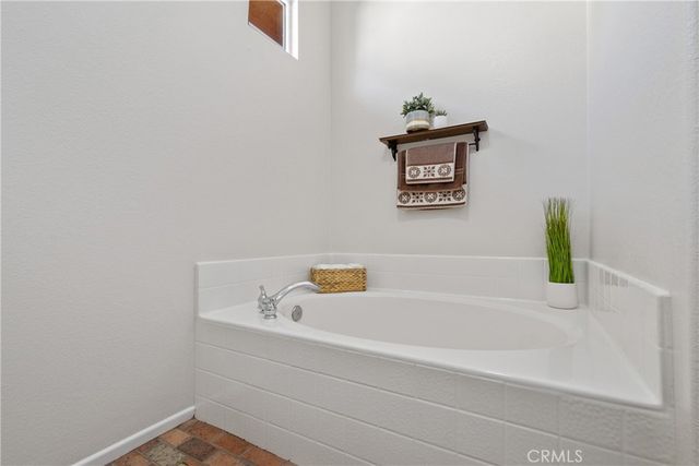 28003 Dickason, Valencia, CA 91354