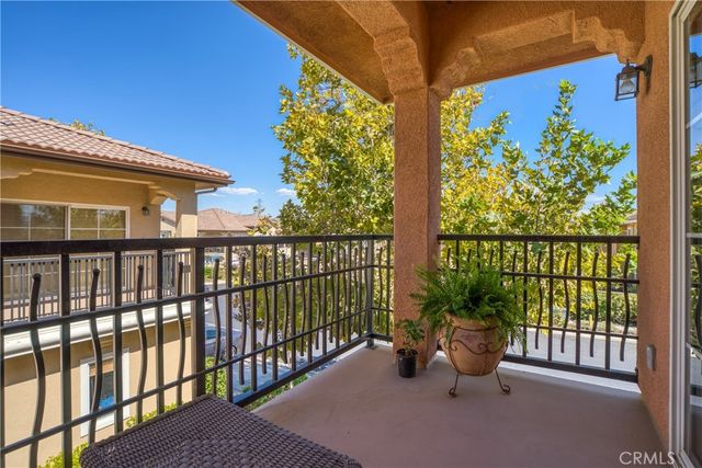 28003 Dickason, Valencia, CA 91354