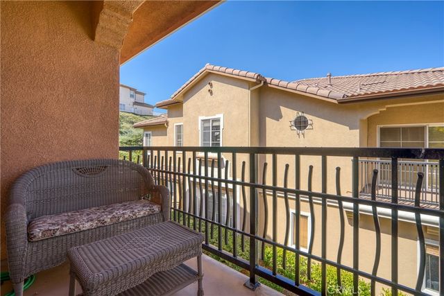 28003 Dickason, Valencia, CA 91354