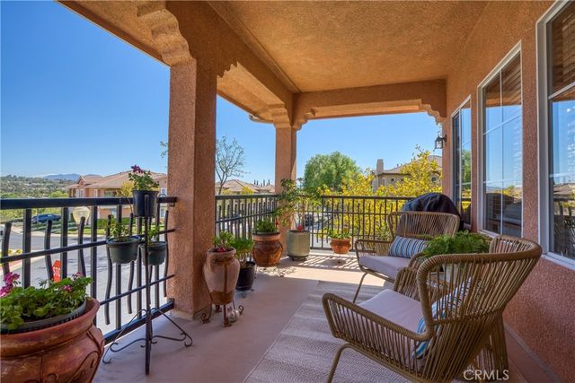 28003 Dickason, Valencia, CA 91354