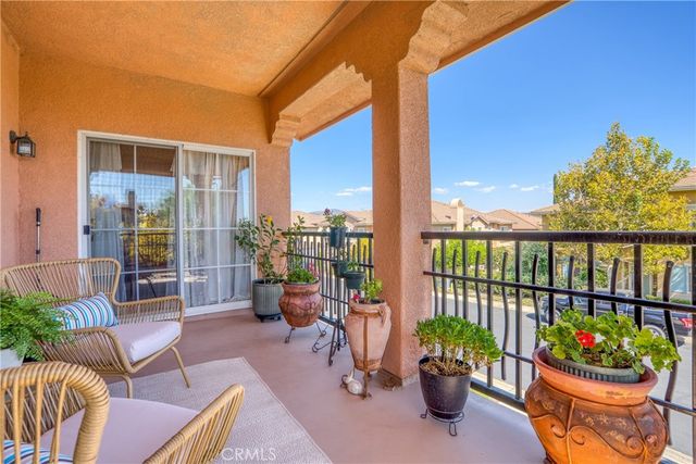 28003 Dickason, Valencia, CA 91354