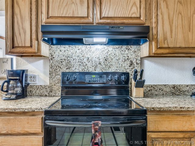 112212 S 4180 Road, Checotah, OK 74426