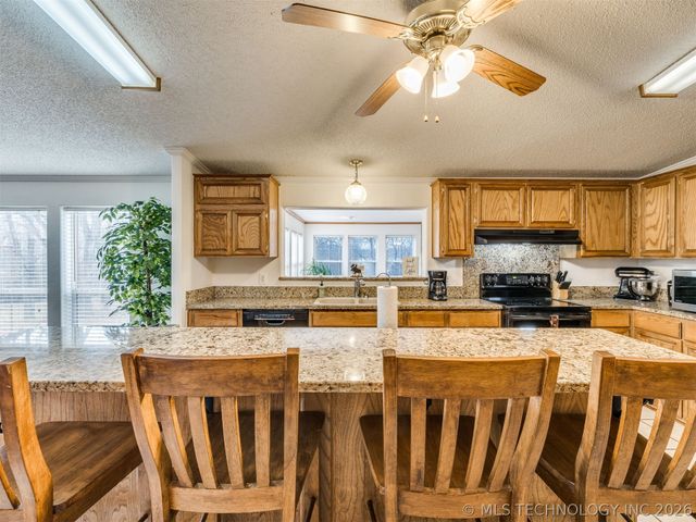 112212 S 4180 Road, Checotah, OK 74426