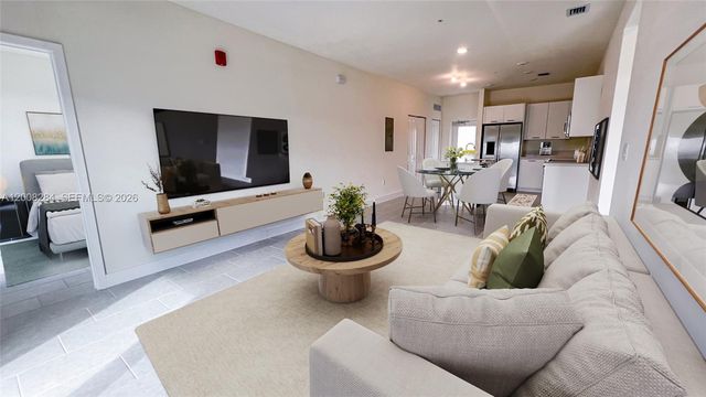 8167 NW 41st Street E307, Doral, FL 33166