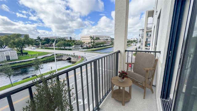 8167 NW 41st Street E307, Doral, FL 33166