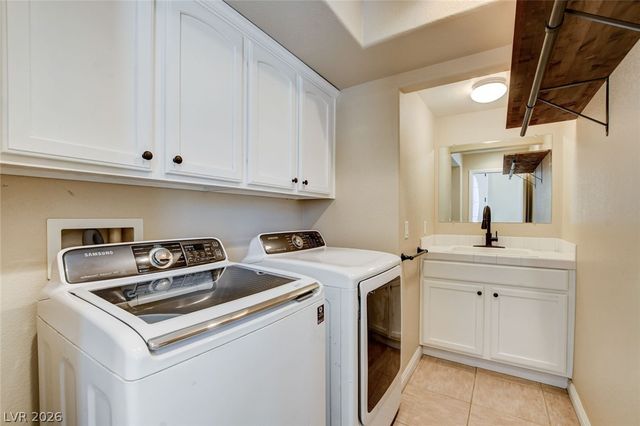 8917 Reindeer Lake Street, Las Vegas, NV 89143
