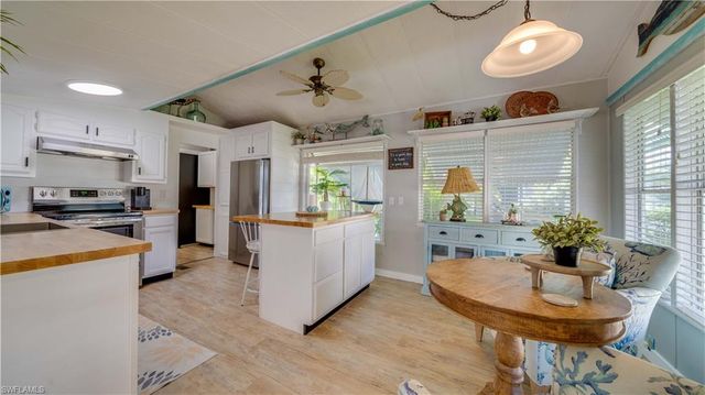 11077 Sunburst LN, Fort Myers, FL 33908