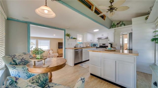 11077 Sunburst LN, Fort Myers, FL 33908