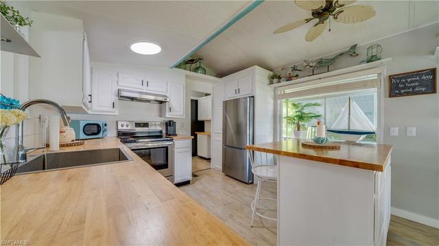 11077 Sunburst LN, Fort Myers, FL 33908