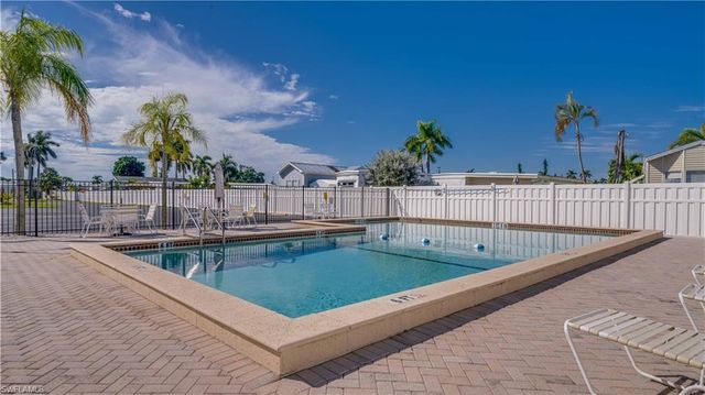 11077 Sunburst LN, Fort Myers, FL 33908