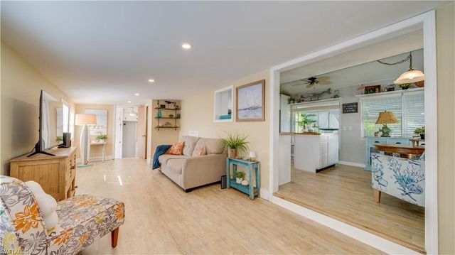 11077 Sunburst LN, Fort Myers, FL 33908