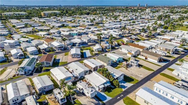 11077 Sunburst LN, Fort Myers, FL 33908