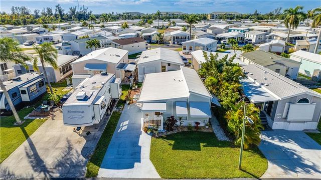 11077 Sunburst LN, Fort Myers, FL 33908