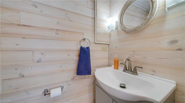 11077 Sunburst LN, Fort Myers, FL 33908