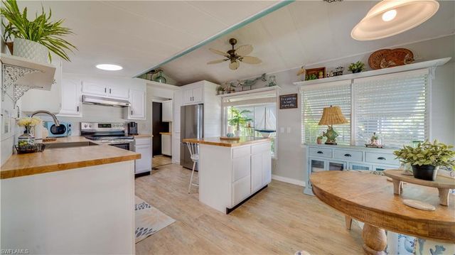 11077 Sunburst LN, Fort Myers, FL 33908