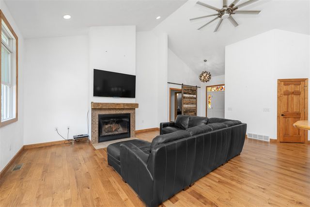 9882 W S Avenue, Kalamazoo, MI 49009