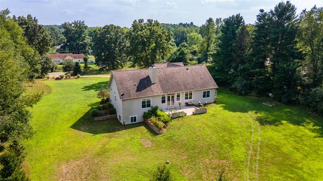 9882 W S Avenue, Kalamazoo, MI 49009