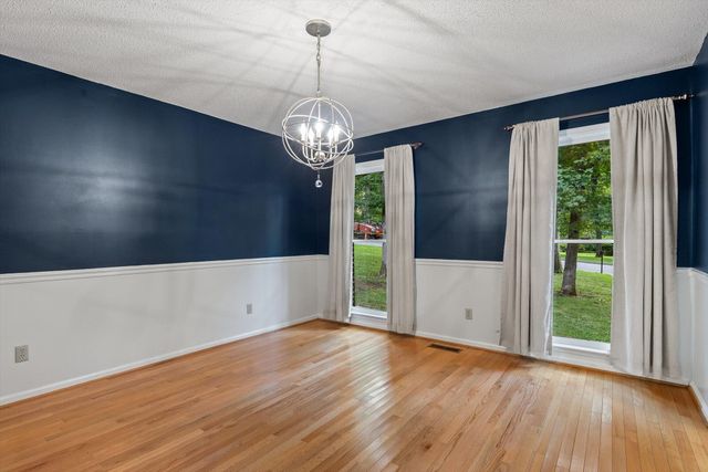 31 Mountain Cove Road, Signal Mountain, TN 37377