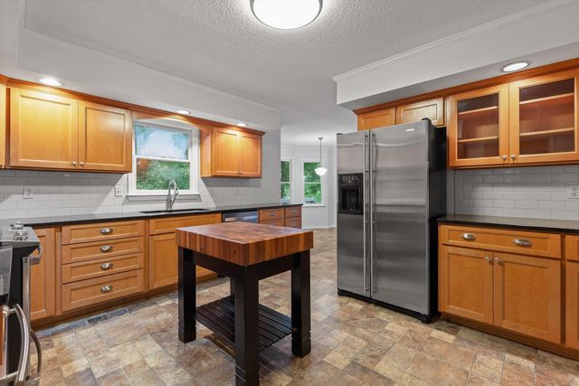 31 Mountain Cove Road, Signal Mountain, TN 37377