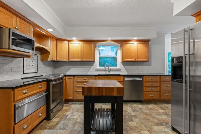 31 Mountain Cove Road, Signal Mountain, TN 37377