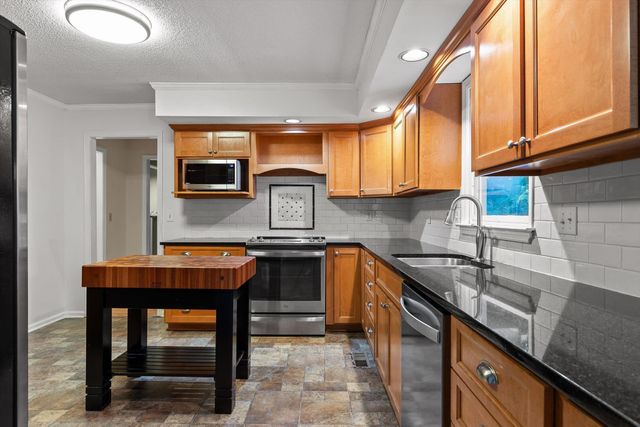 31 Mountain Cove Road, Signal Mountain, TN 37377