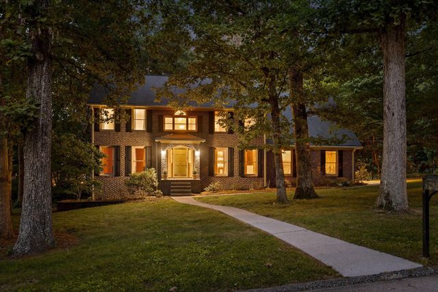 31 Mountain Cove Road, Signal Mountain, TN 37377