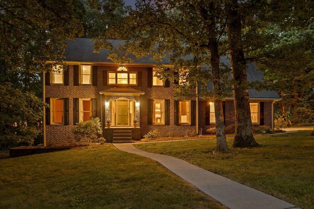 31 Mountain Cove Road, Signal Mountain, TN 37377