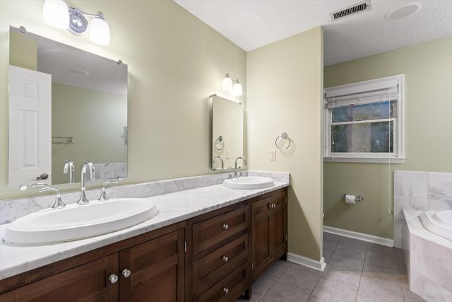 31 Mountain Cove Road, Signal Mountain, TN 37377