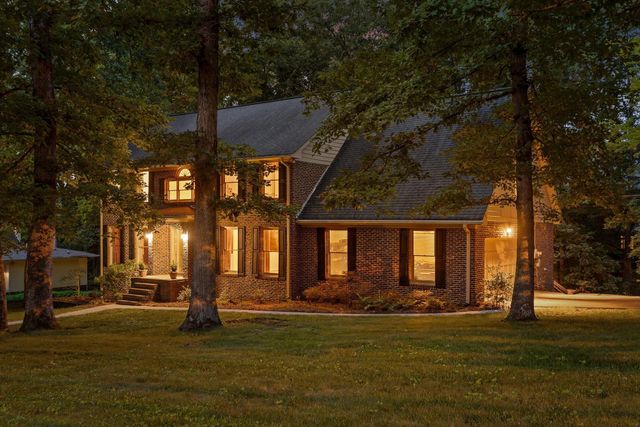 31 Mountain Cove Road, Signal Mountain, TN 37377