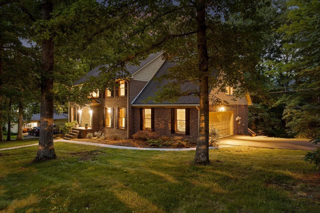 31 Mountain Cove Road, Signal Mountain, TN 37377