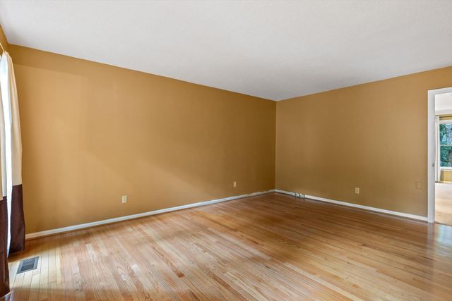 31 Mountain Cove Road, Signal Mountain, TN 37377