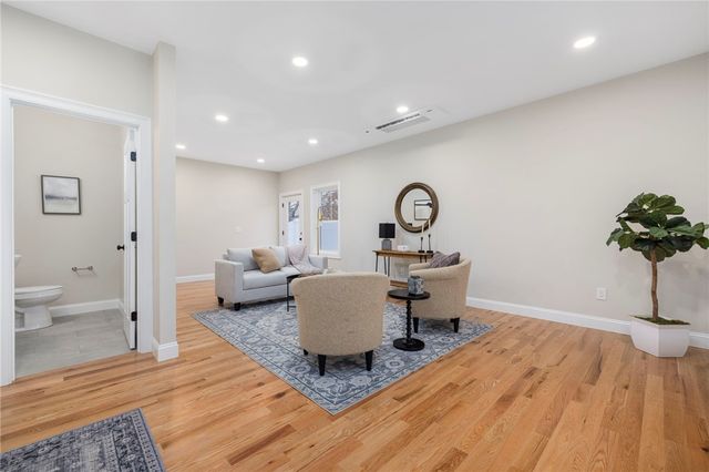 2907 Post Road 1, Warwick, RI 02886