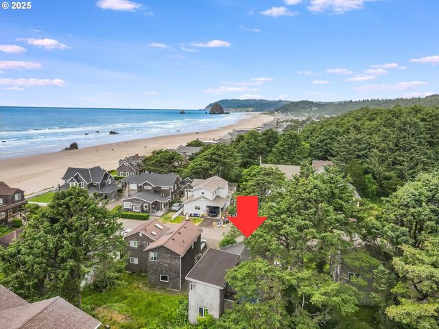 223 W KENAI St, Cannon Beach, OR 97110