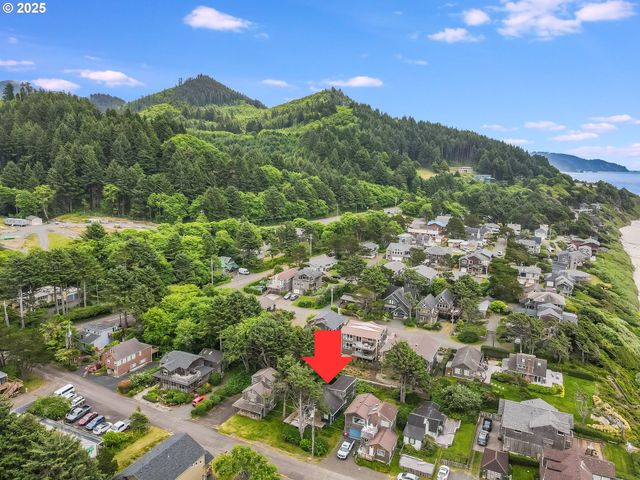 223 W KENAI St, Cannon Beach, OR 97110
