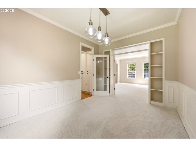 5807 RIDGETOP Ct, Lake Oswego, OR 97035