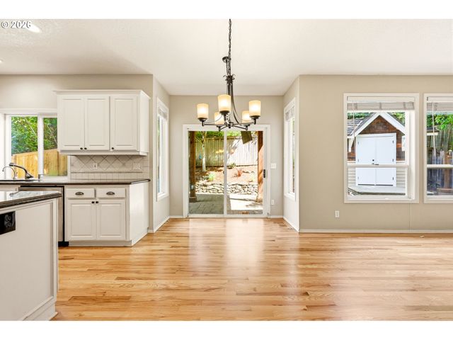 5807 RIDGETOP Ct, Lake Oswego, OR 97035