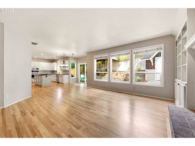 5807 RIDGETOP Ct, Lake Oswego, OR 97035