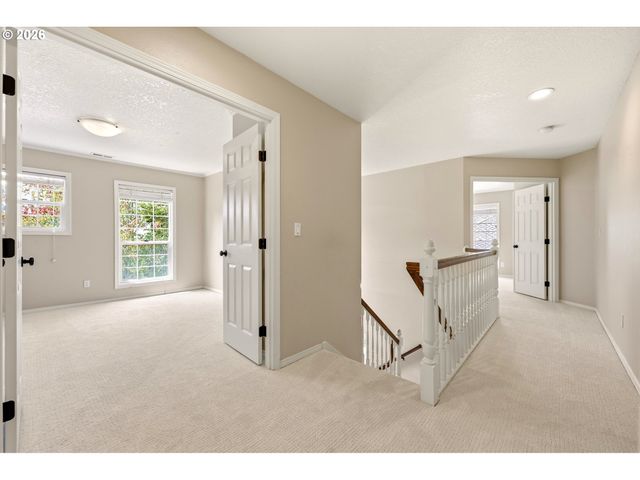5807 RIDGETOP Ct, Lake Oswego, OR 97035