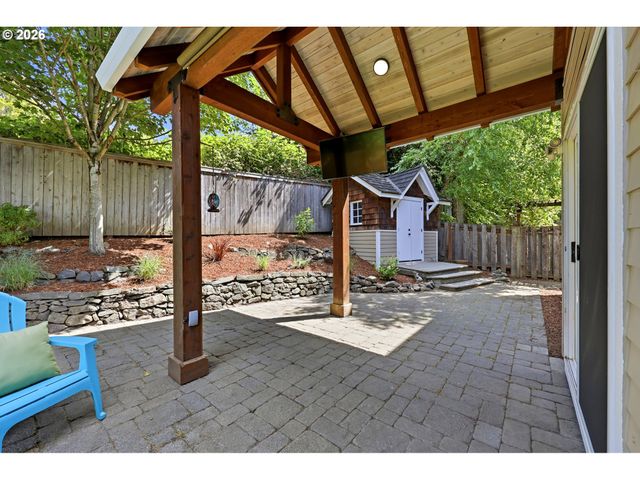5807 RIDGETOP Ct, Lake Oswego, OR 97035
