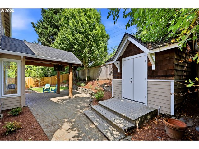 5807 RIDGETOP Ct, Lake Oswego, OR 97035