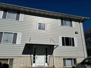 928 S Stewart St Apt 1, Creve Coeur, IL 61610