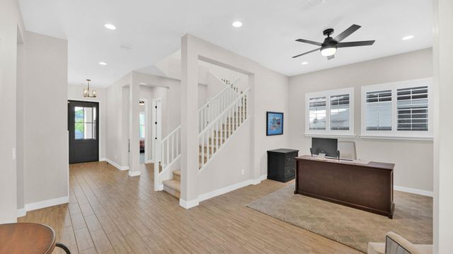 1932 W Rowel Road, Phoenix, AZ 85085