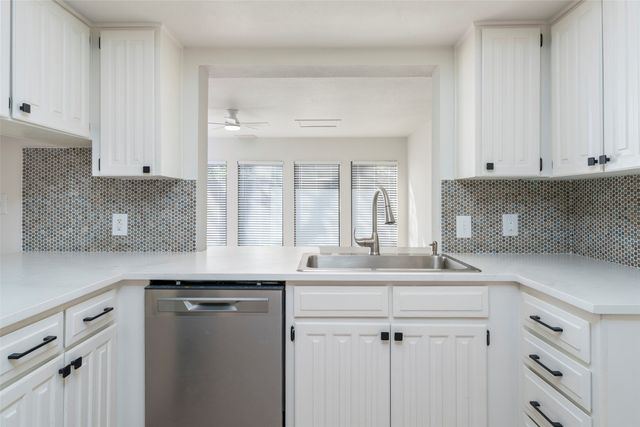 3915 Firethorn Drive, Arlington, TX 76017