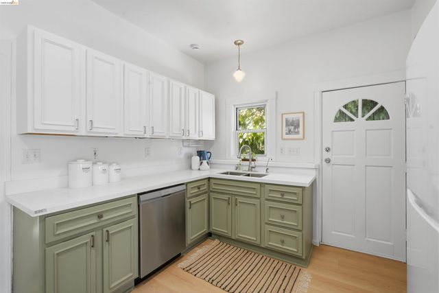 961-963 37th Street, Oakland, CA 94608
